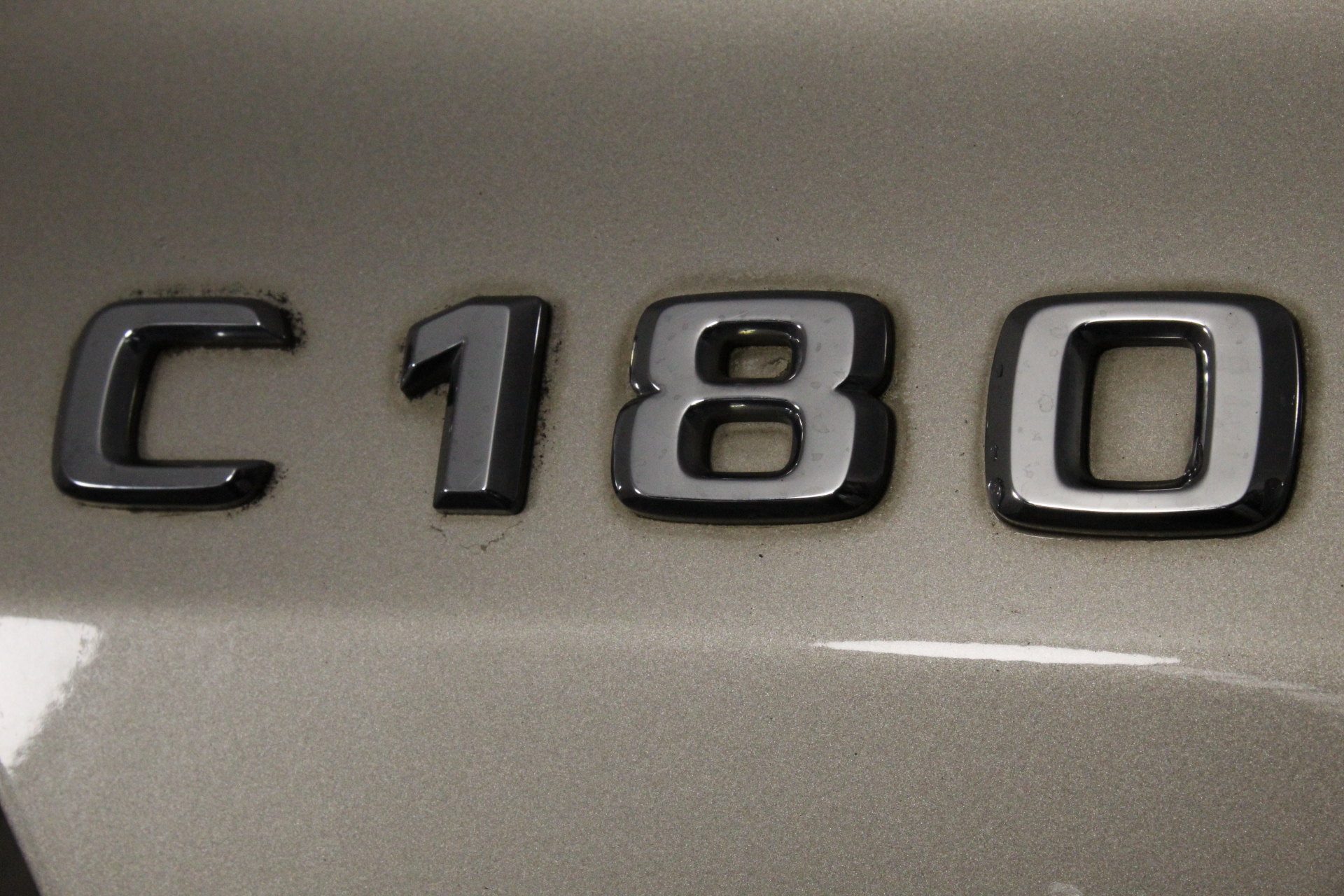 1/100 Scottdale x 2, 1 gram Valcumbi silver bars x 2 & 1 Kilo Copper Bar