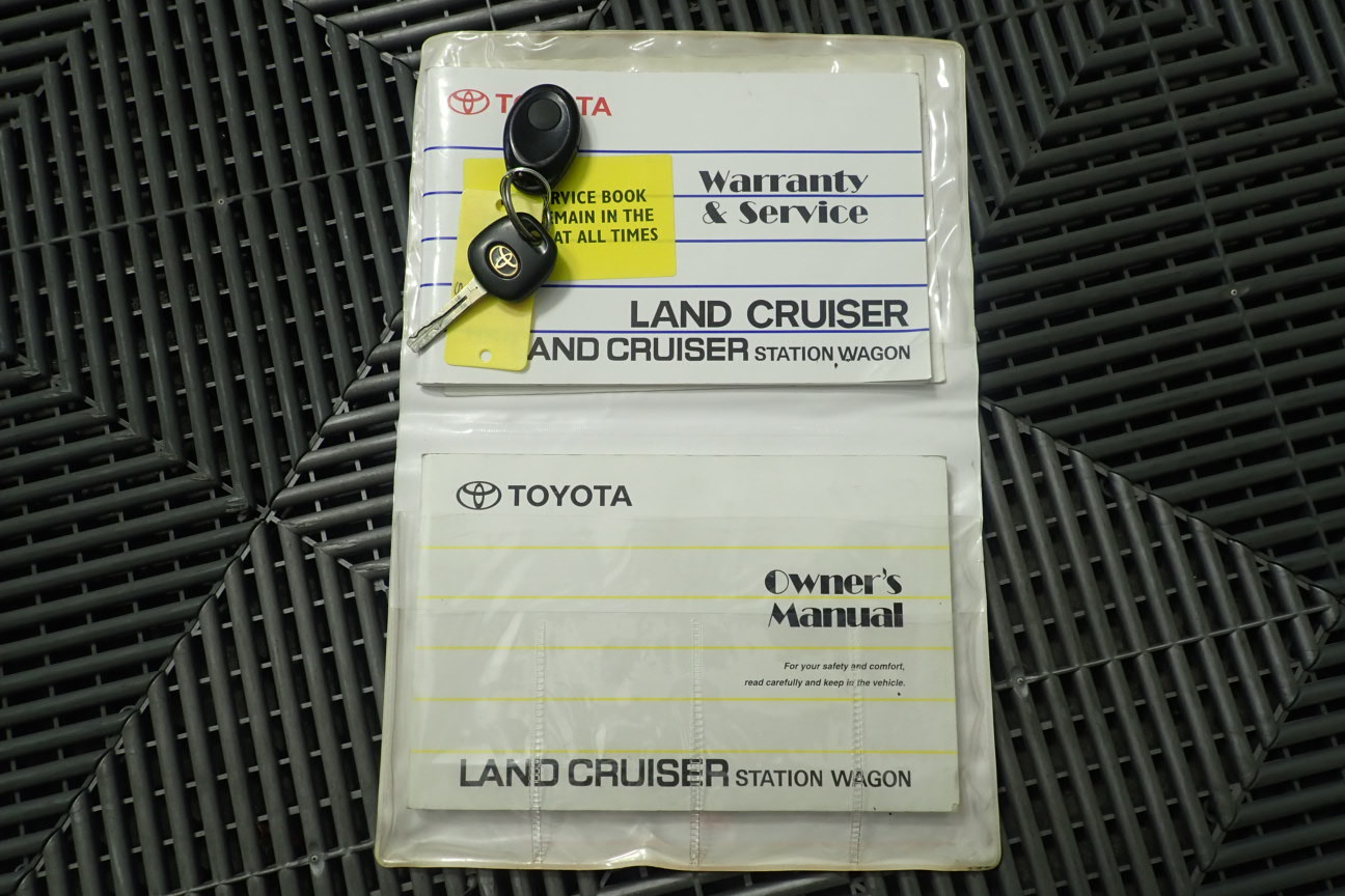 2 Carat round 2 white diamond each CVD Uncertified