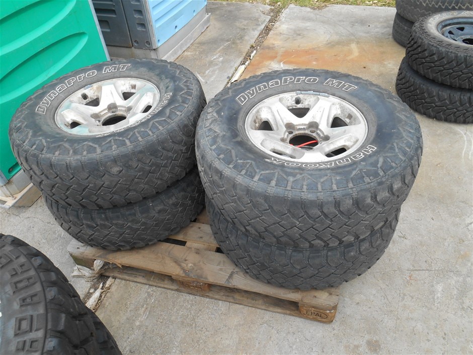 Waterproof  Watch Barrel Shaped Transparent Quartz Watch Popular