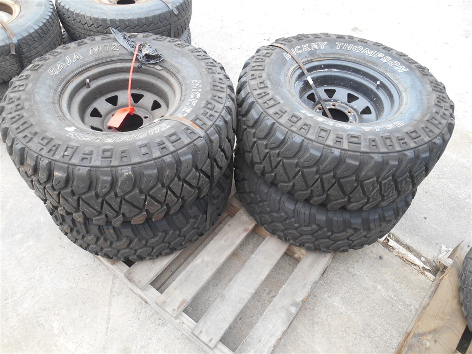 2 Carat round 2 white diamond each CVD Uncertified