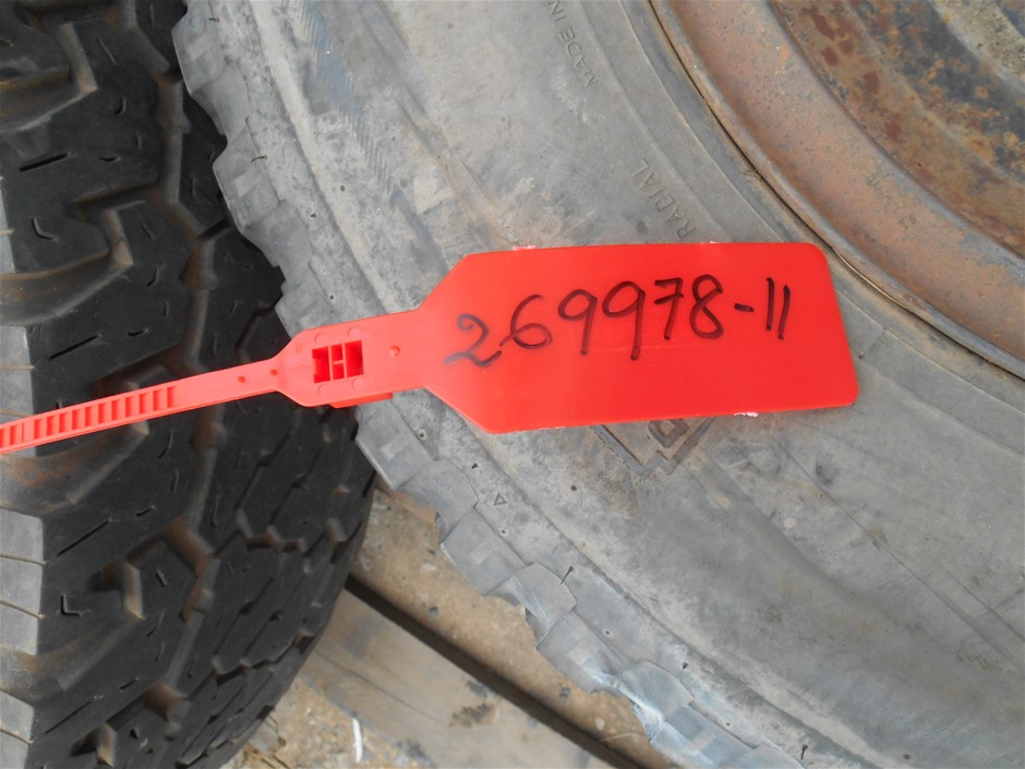 Approx 37 Ct of Loose Boulder Opal Chips (Coober Peby) In glass disp/bottle