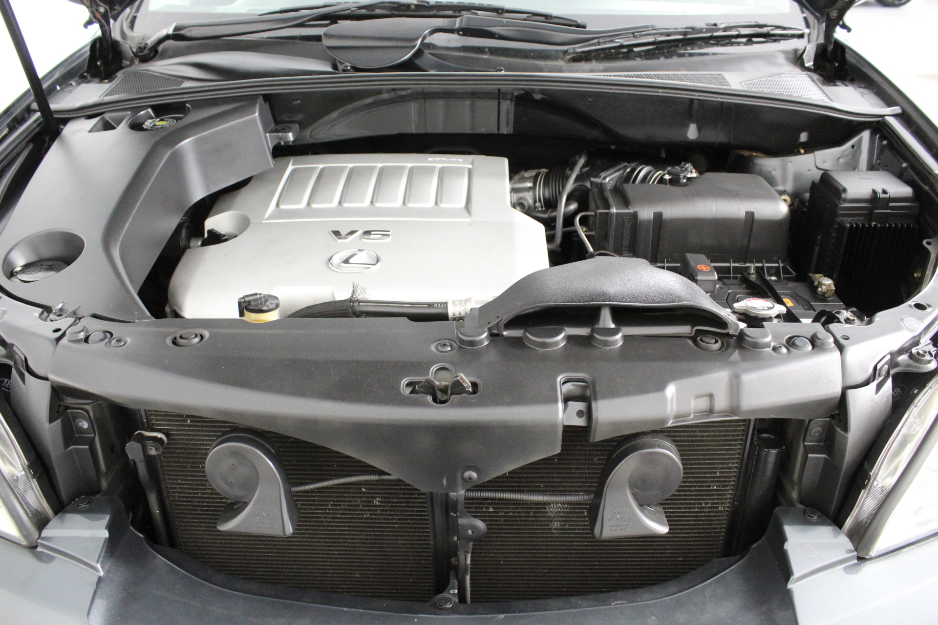 1966 Australia silver 50 cents in box UNC x 2 & 1g Germania Silver bar