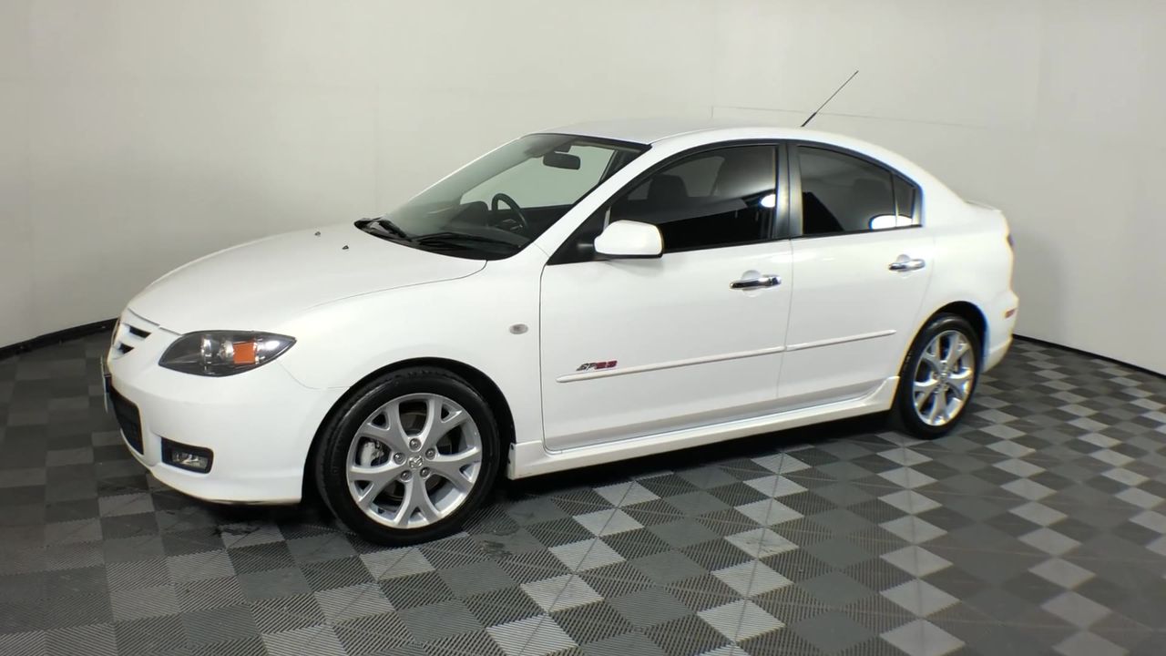 7.70 Carats White Color-Play Opal