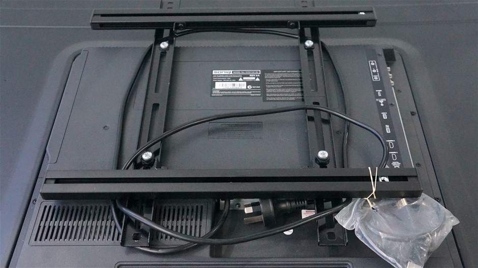 Stunning Rhodium Plated Simulated Diamond Ring - US Size 7