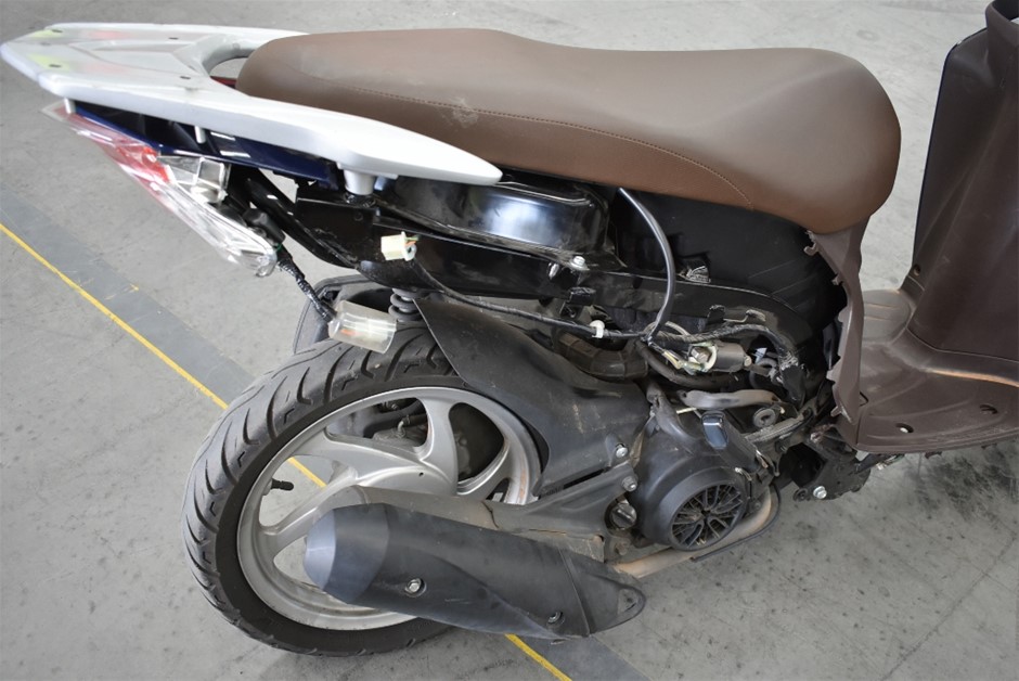 Designer Floral Necklace in Gold