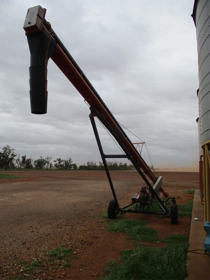 2 x JOSEPH JOSEPH CleanTech 2-in-1 Spray Mop With Washable Microfibre 