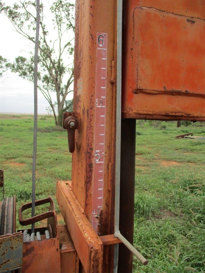 CARLSON PET Easy Fit Portable Pet Gate, Fits Openings 28-42" Wide, 23" Tall