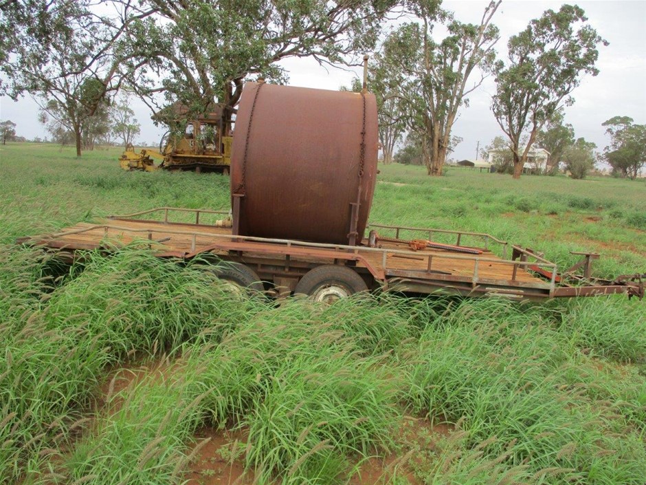 AMAZON BASICS 2-Door Collapsible Soft-Sided Dog Travel Crate, Small (45.72