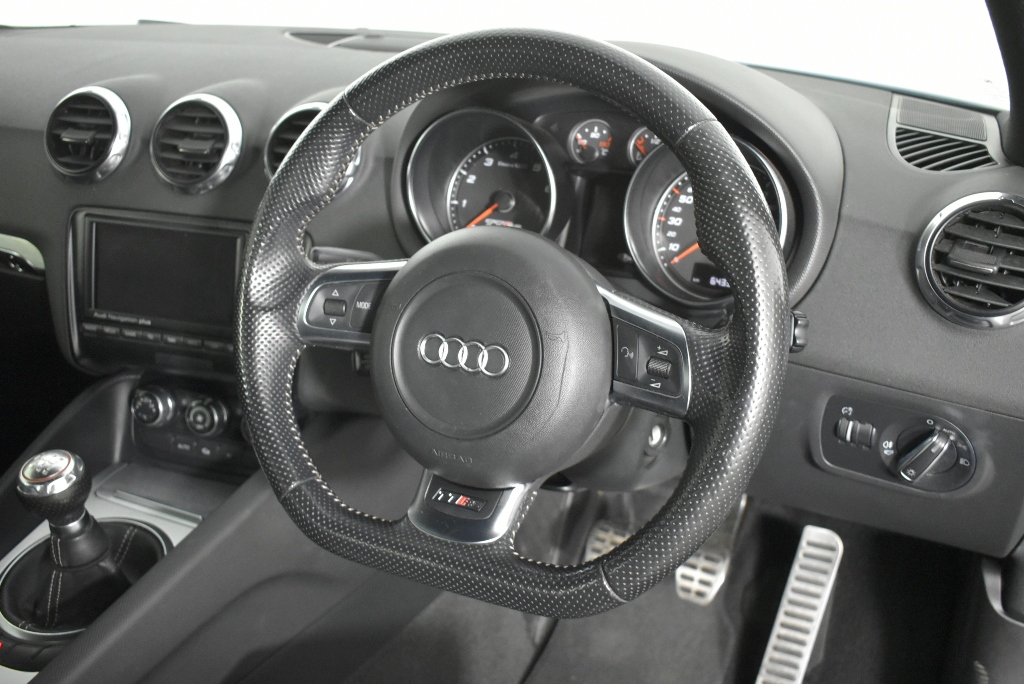 2.65 Carat White/off white diamond various bulk