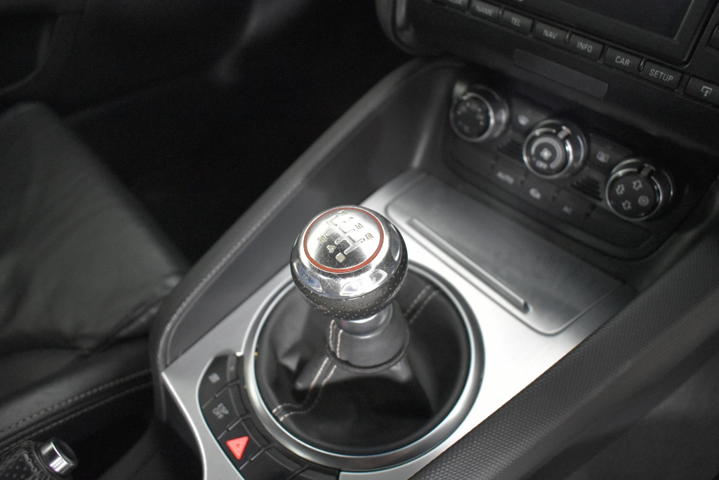 4 Carat round 4 white diamond each CVD Uncertified