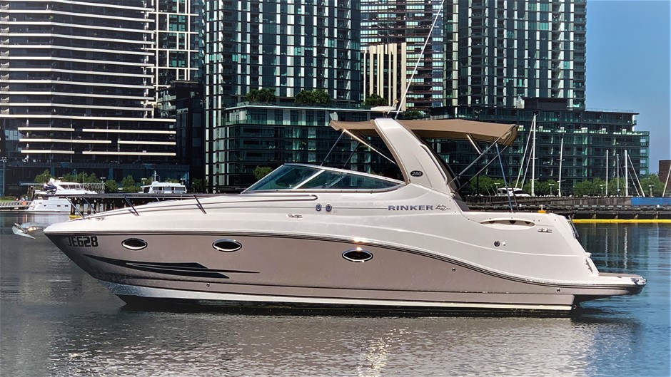 Deandre Ayton Signed Rookie Auto Jersey 
PSA/DNA authentication