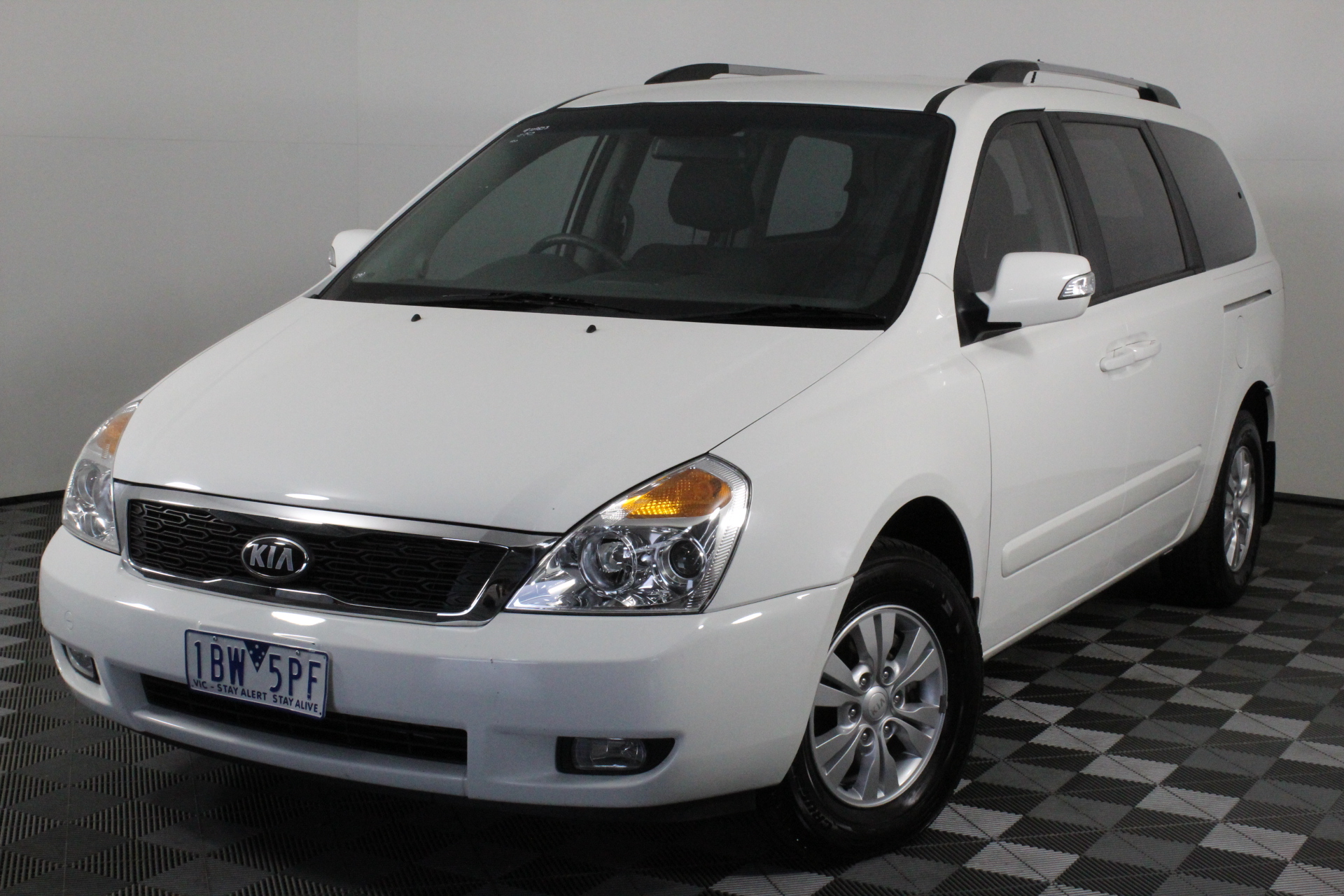 Australia: 2012 Two Dollars QEII Remembrance $2