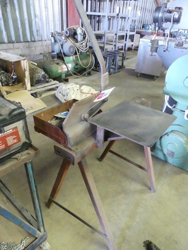 Assorted 4L Tins of Paint