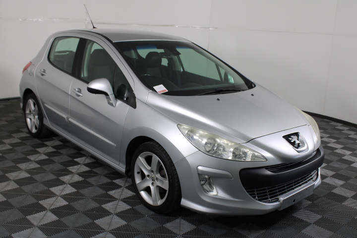 2023 $2 Matilda Light Green Coloured two dollar FIFA Soccer Coin Queen New