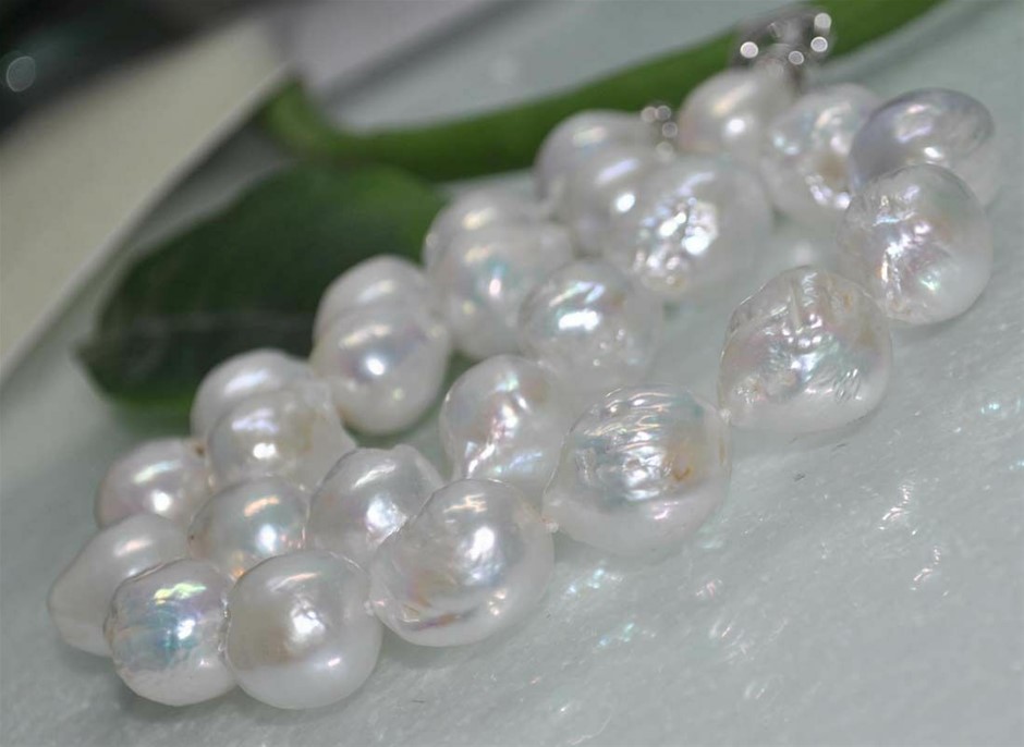 CARIBEE Mirage Hydration Pack, 2L.