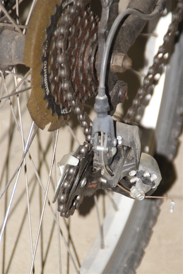 Men's 8mm Malaysia Jade & Golden Rhinestone Beaded Gemstone Bracelet