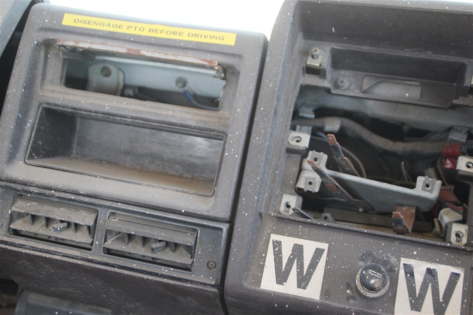 FORD FALCON GT 351 Certified 1/10th Oz (Approx) 999 Silver Bullion Coin