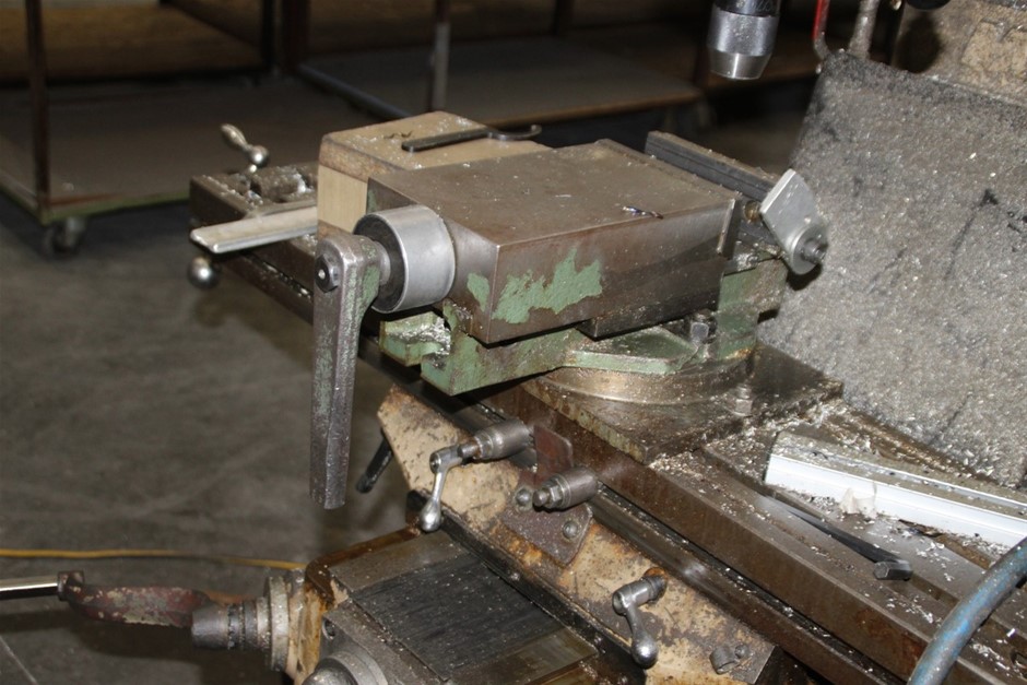 Set of 2 10ft Cow Design Wrought Iron Style Gates (Unused)