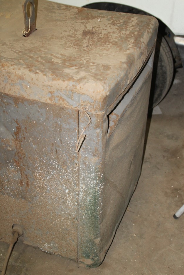 Stunning 18ct Heavy Yellow Gold Plated Simulated Diamond Drop Pendant