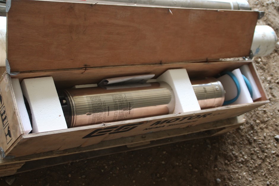 Stunning Rhodium Plated Simulated Diamond Band Ring - US Size 7