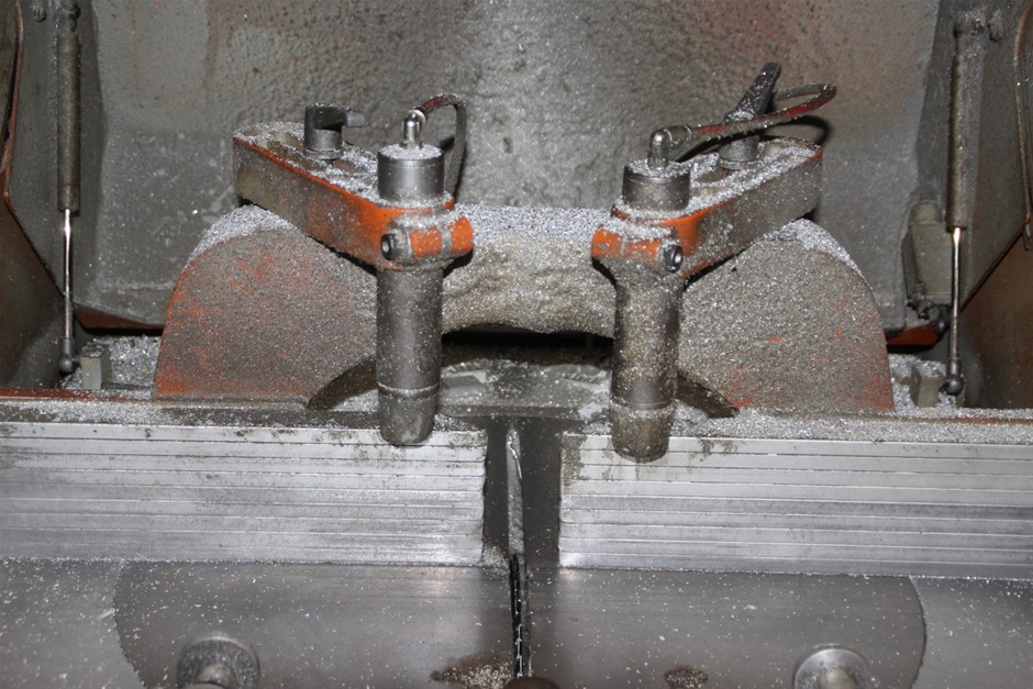 Brokenwood Cricket Pitch Red Cab Blend (6x 750mL).