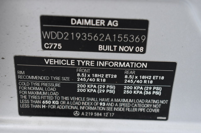 IONMAX Vienne ION630 10L/Day Desiccant Dehumidifier, Black.