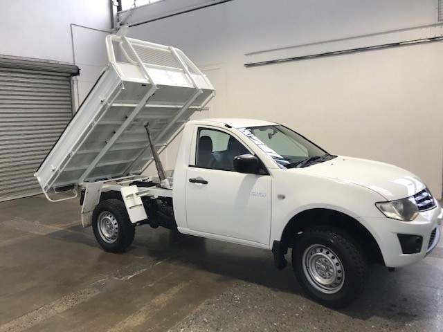 PANDEX Ombre 4 Piece Mixing Bowls w/ Lids, Grey. NB: Not in original packag