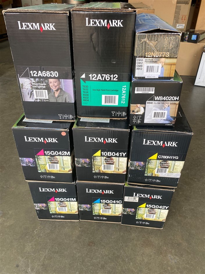 TOMMY BAHAMA 6pk LED Solar Bollard Lights, 12 Lumens. NB: Used, not tested.