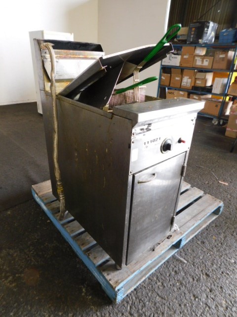 Kogan SmarterHome™ Smart Touch Light Switch. 3 gang. Color: White.