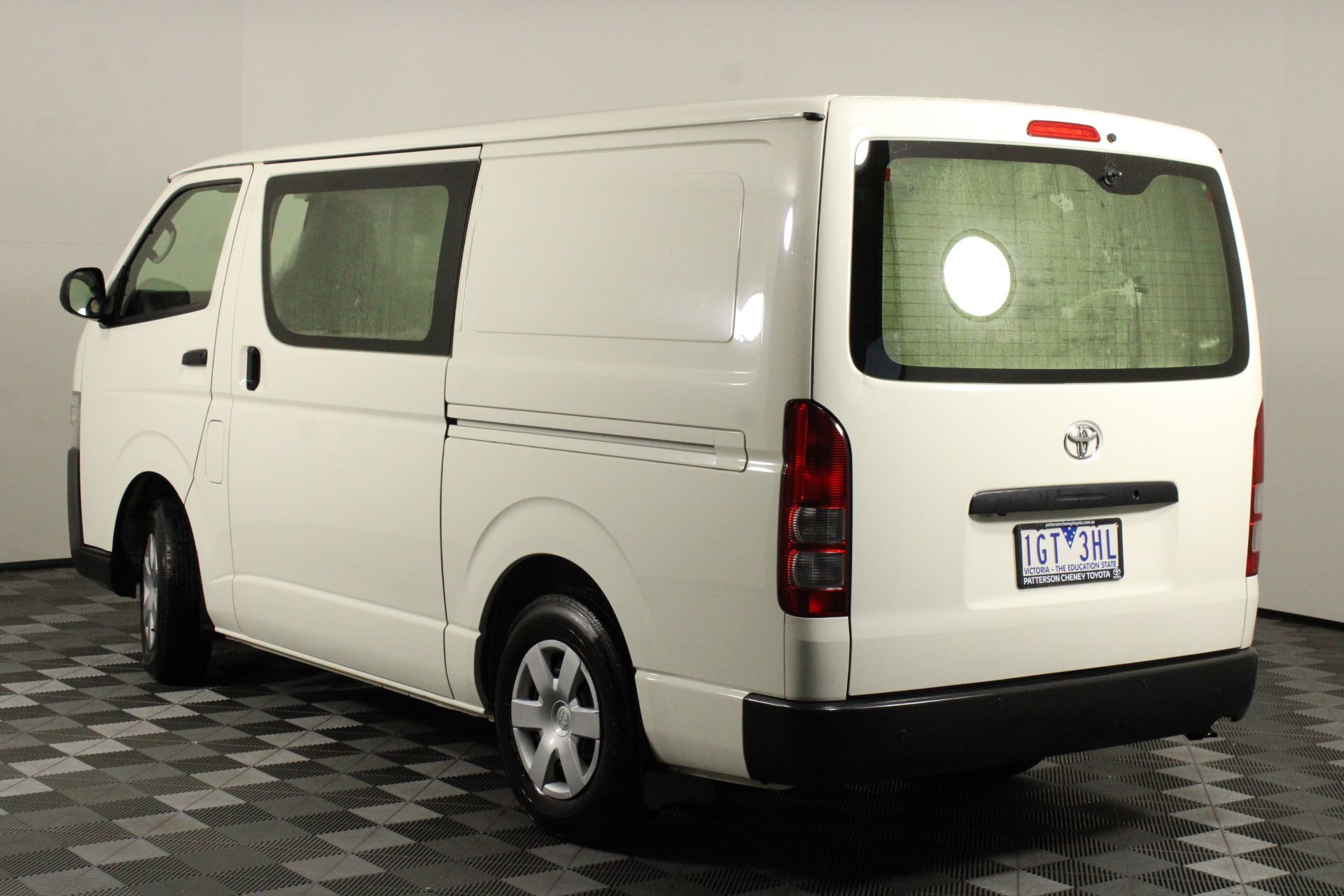 9K Yellow Gold MALACHITE PETAL RING