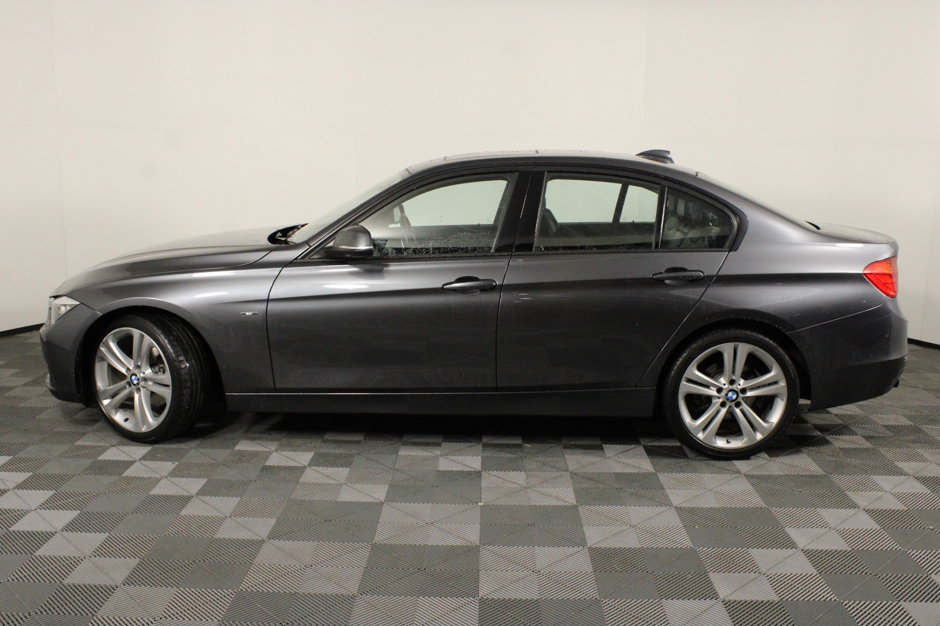 9K Yellow Gold RAINBOW PETAL Bracelet 17.8-19cm