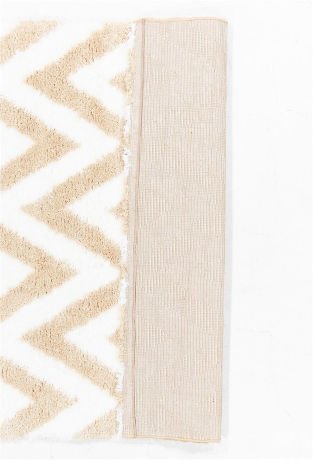 QUILTON 48pk 3-Ply Toilet Paper. NB: Damaged packaging & some rolls are dam