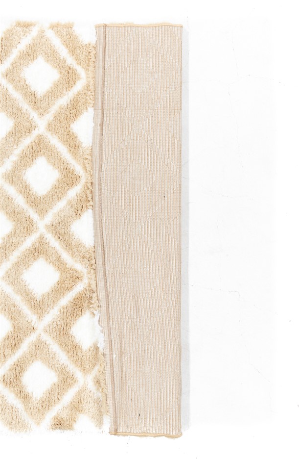 QUILTON 48pk 3-Ply Toilet Paper. NB: Damaged packaging & some rolls are dam