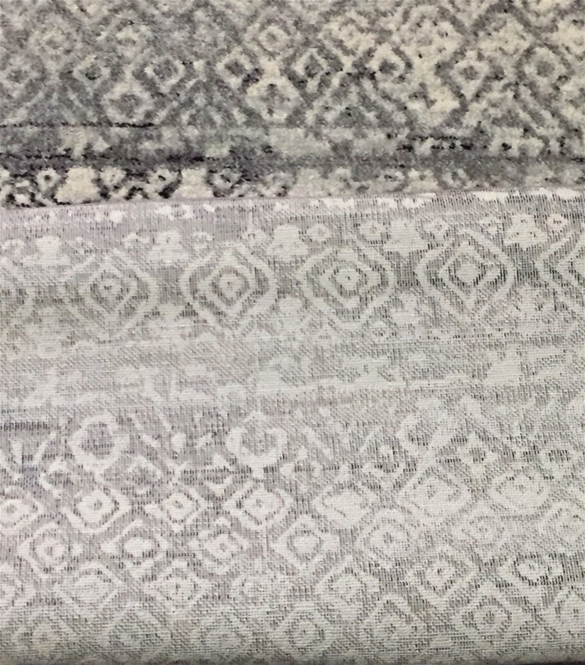 STAYFREE Box of 120 Pads, Regular Ultra Thin w/ Wings. NB: Damaged box.