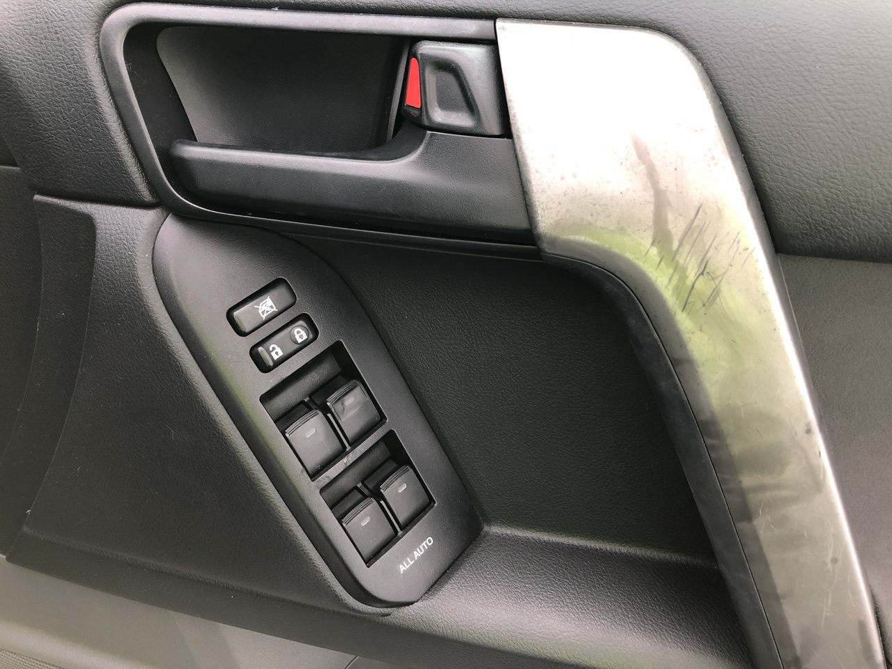 Redbank Emily Brut Cuvee NV (6x 750mL) King Valley, VIC.