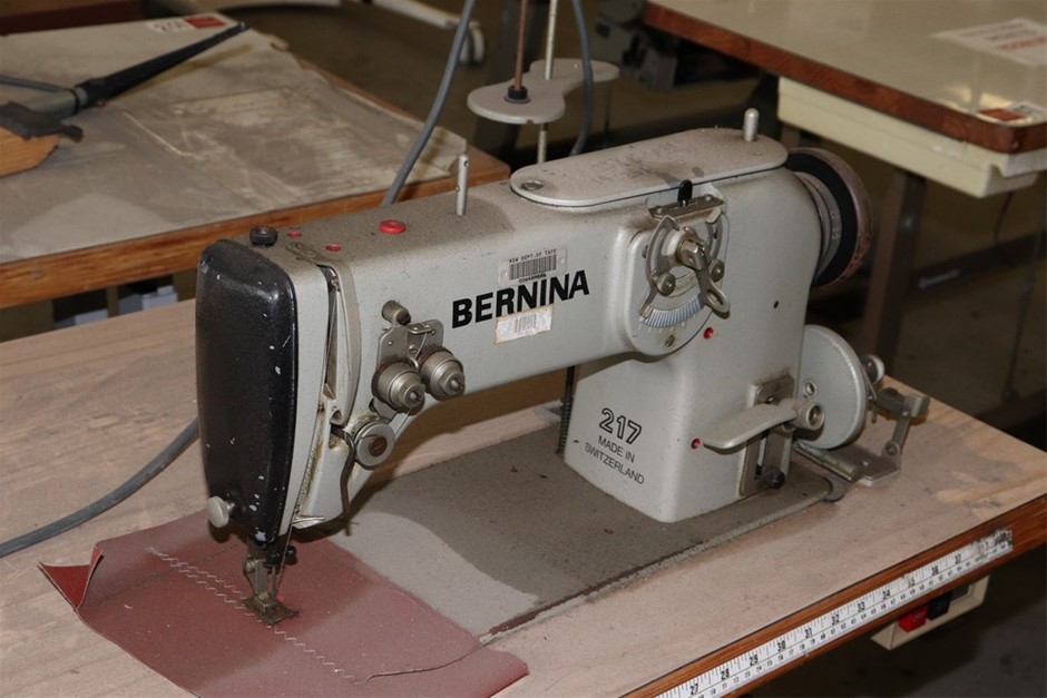 Maxwell & Williams Madison 56pc Cutlery Set NB: damaged packaging