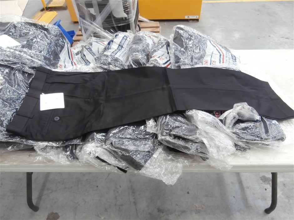 DeWALT 18V 5.0Ah XR Li-Ion Cordless Slide Battery. NB: Minor use & Not in O