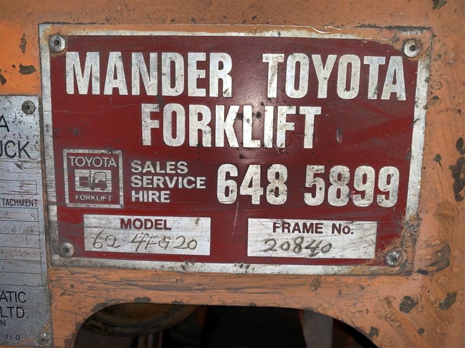 DeWALT 18V Li-Ion XR Cordless Brushless Compact Chainsaw, Skin Only. NB: No