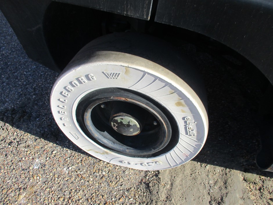 2013 Toyota KUN26R 4WD Manual Dual Cab Ute