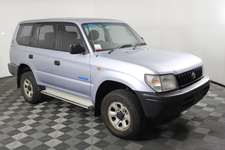 9K WHITE GOLD 0.15ct F VS LAB DIAMOND OVAL OFFSET RING