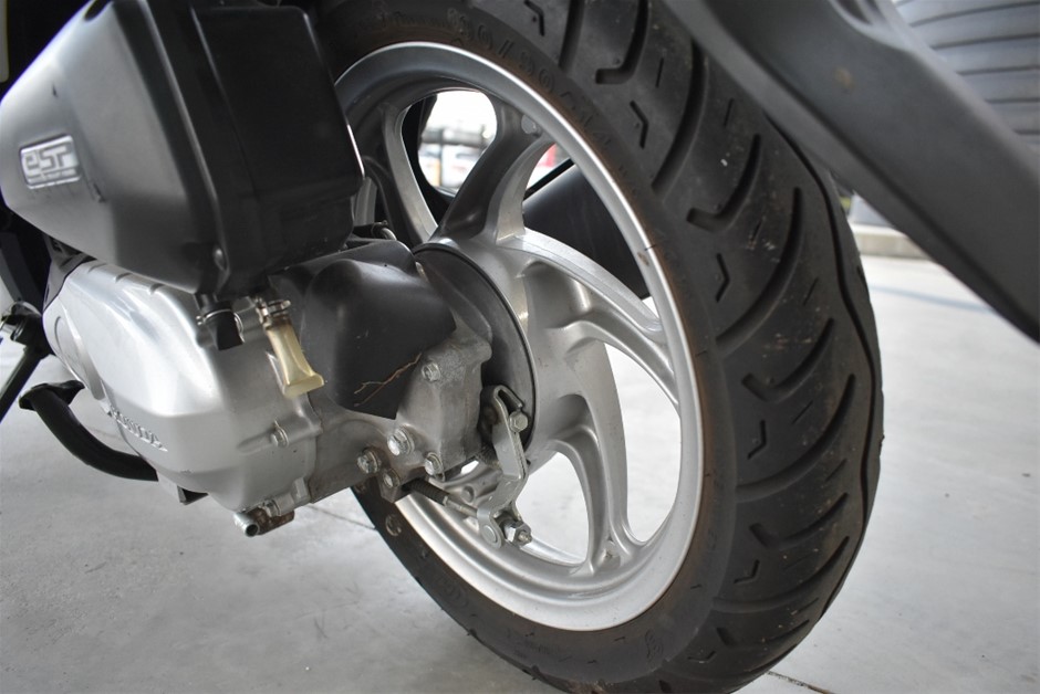 9K YELLOW GOLD 0.50ct F VS LAB DIAMOND CHANNEL SET BAND