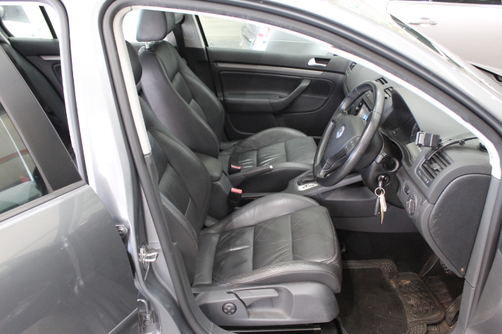 1/100 Scottdale x 2, 1 gram Valcumbi silver bars x 2 & 1 Kilo Copper Bar