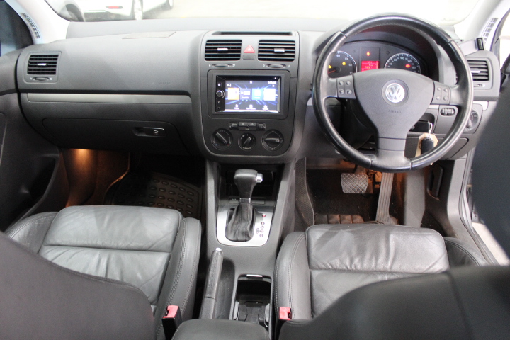 Gold Pendant with Pink Diamond total gross weight 0.24 Gram