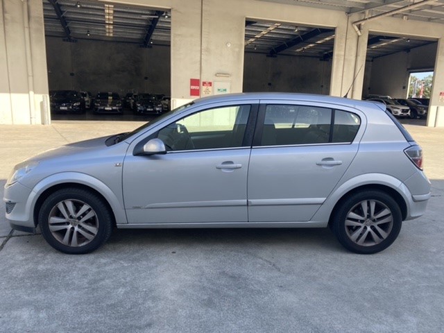 Seppelt Para Liqueur No.115 Port with 2 Port Glasses (1x 750mL), SA.