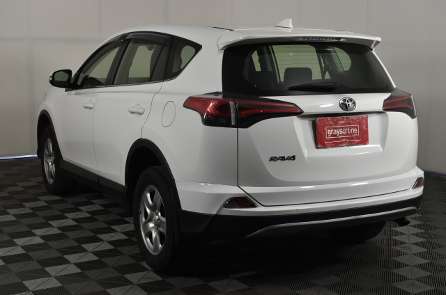 9.24 Carats Blue Sapphire