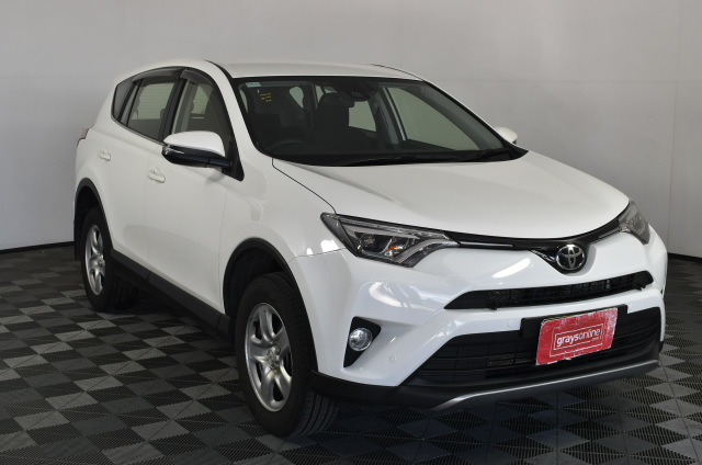 4.23 Carats Light Yellow Fire Opal