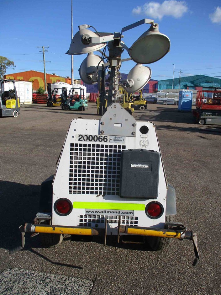 Duchesse De Paris Brut Blanc De Blancs NV (6x 750mL), France.