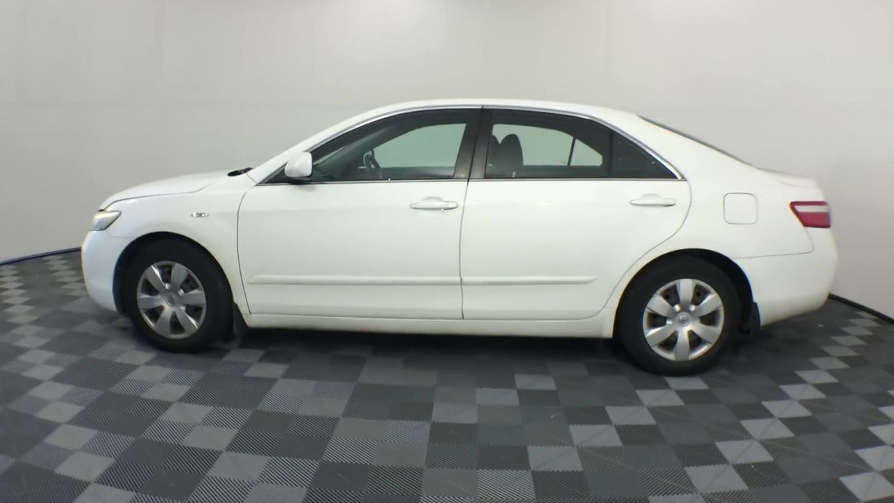 0.20 TCW yellow round various diamonds