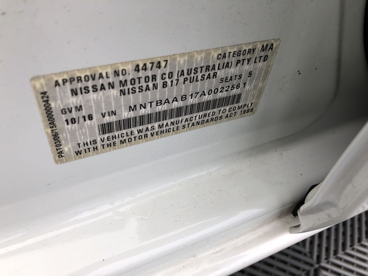 INVICTA Professional 200m Mid-size watch, reference: 89260B