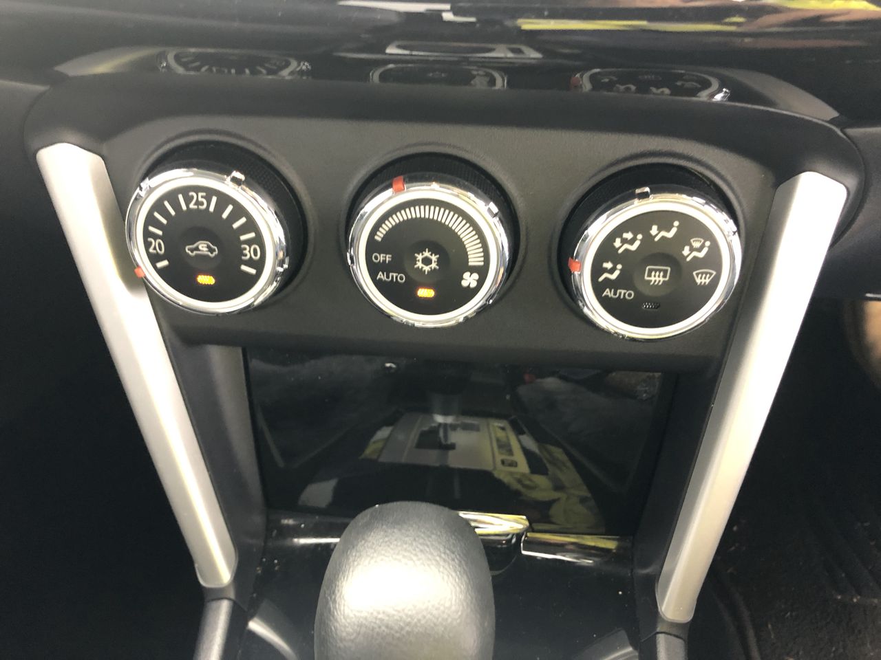 Quantity of 2 29.5-25 Earthmoving Tyres(Unused)